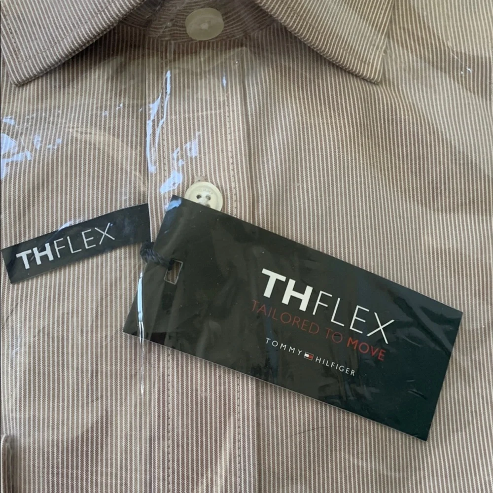 Tommy Hilfiger Tan and White Dress Shirt Classic Style athletic fit  14.5 32/33 - Picture 7 of 11